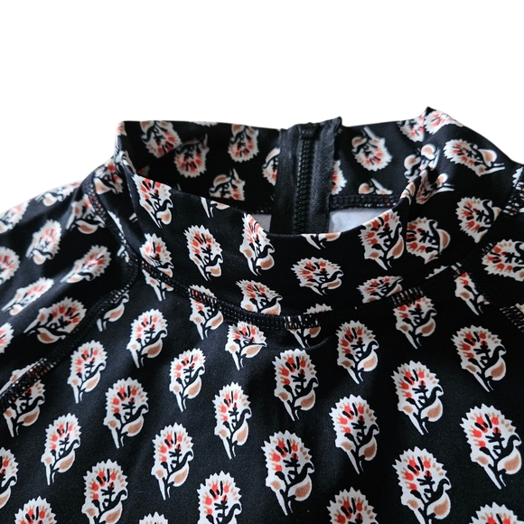 Garnet Hill Swim Rashguard Natural UPF 50+ M Long Sleeve Pullover 1/4 Zip Black - Picture 4 of 14